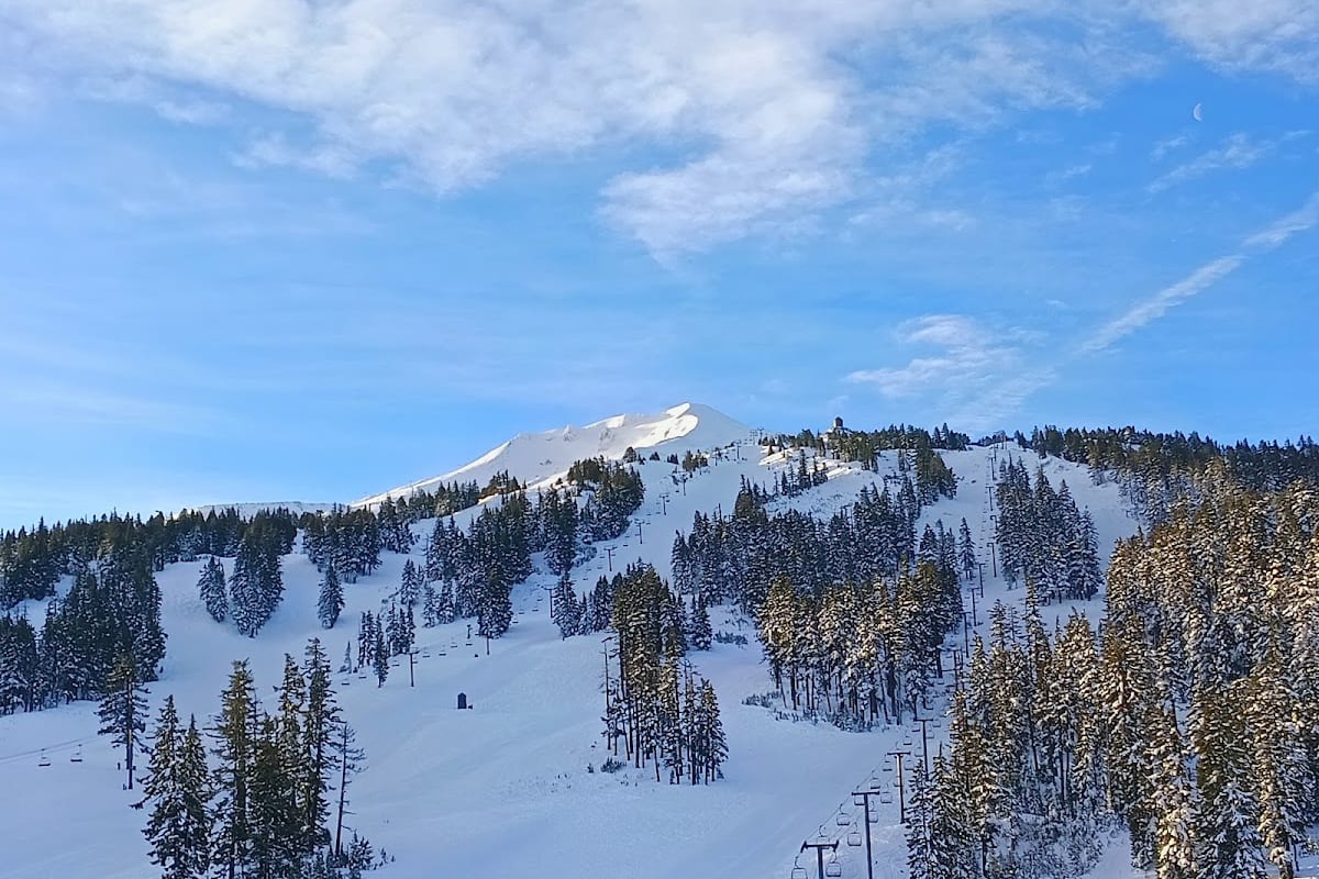 Mt Bachelor, Cascades