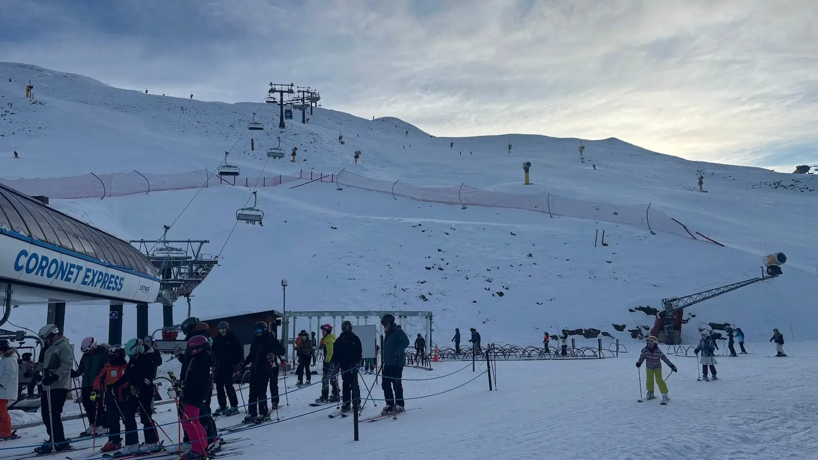 coronet-peak-vs-the-remarkables