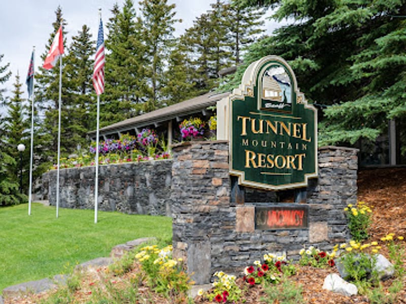 Tunnel Mountain Resort