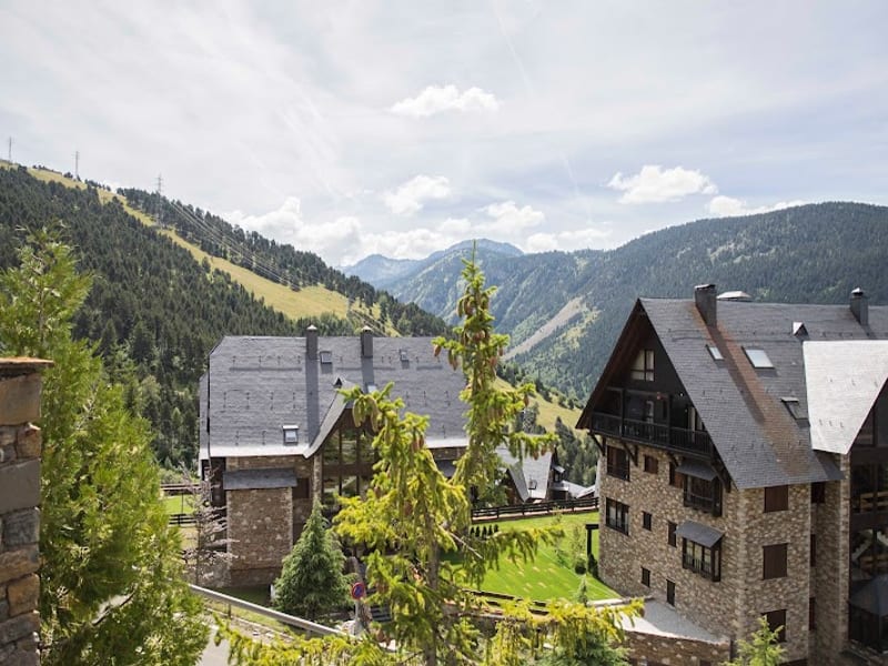 Eira Ski Lodge