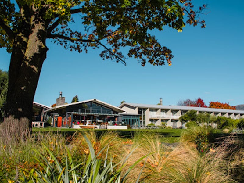 Wānaka Hotel