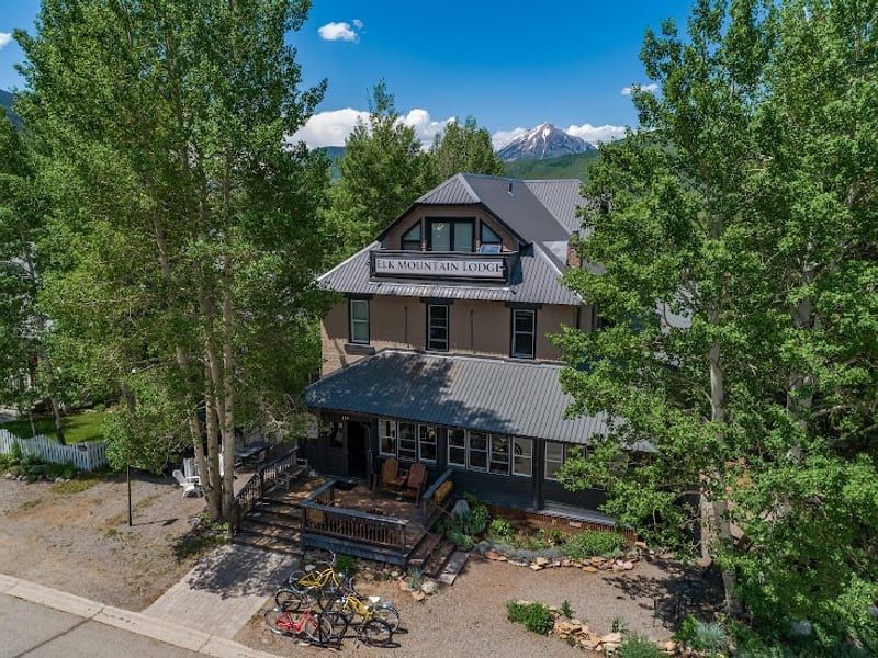 Elk Mountain Lodge