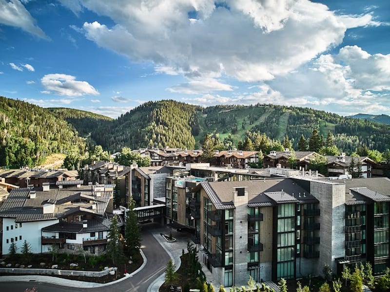 Goldener Hirsch, Auberge Collection