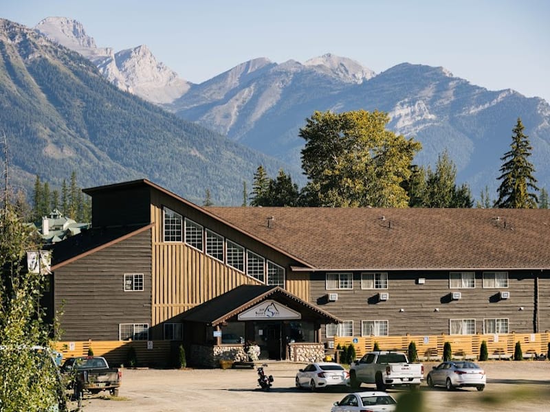 Fernie Slopeside Lodge