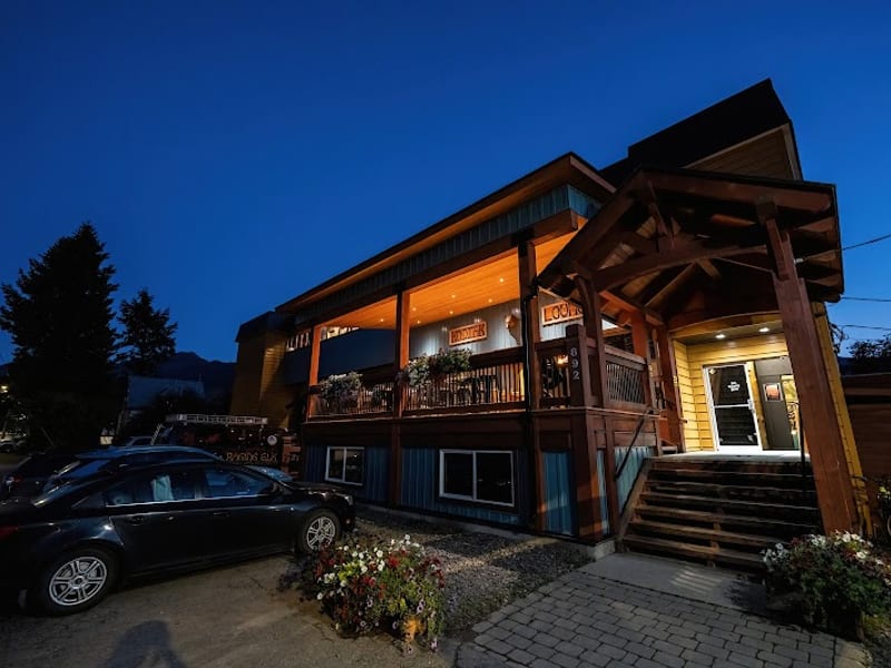 Raging Elk Adventure Lodging