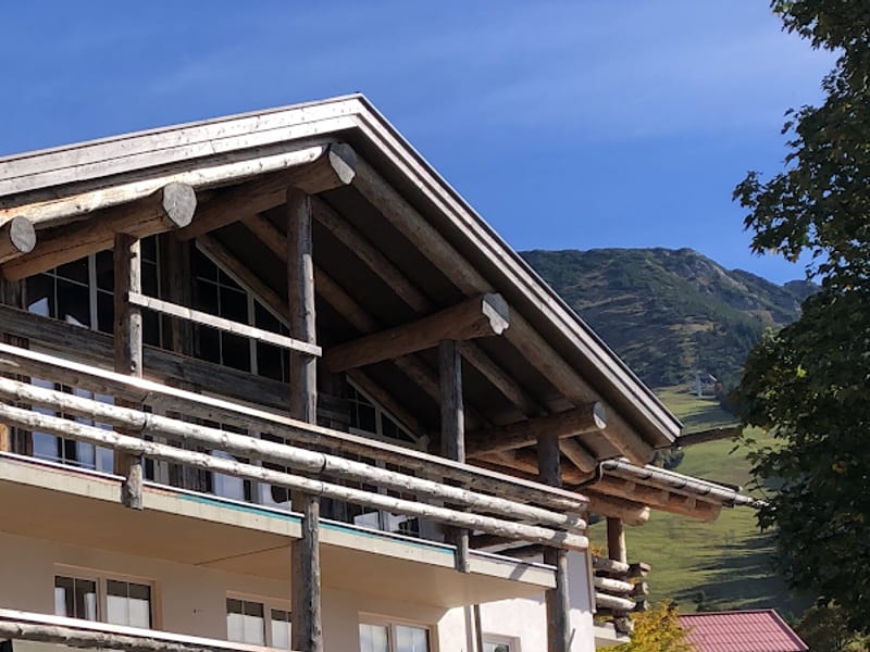 MOUNTAIN LODGE OBERJOCH by Hanspeter Lanig
