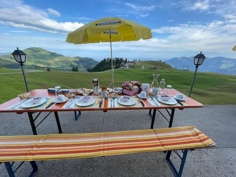 Restaurant Natur Klewenalp Ausflugs-Ski- Pistenhotel Klewenstock it`s Magic