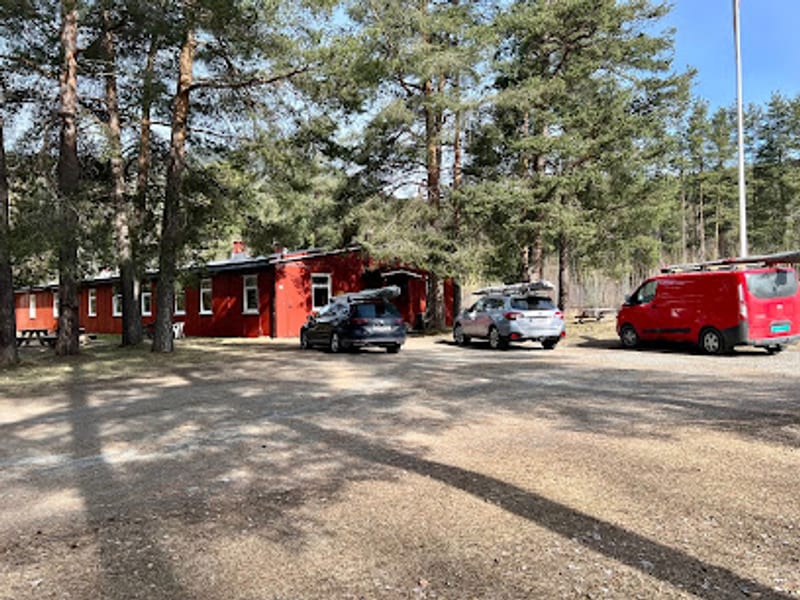 Frya Leir, Rom og Camping
