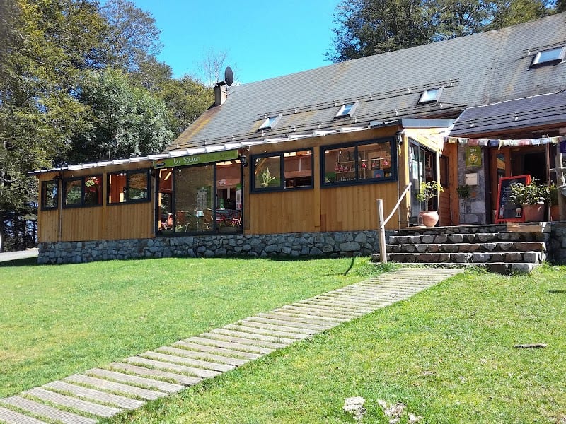 Auberge La Soulan: Auberge/restaurant proche station de ski du Mourtis, départ randonnées Pyrénées Haute-Garonne