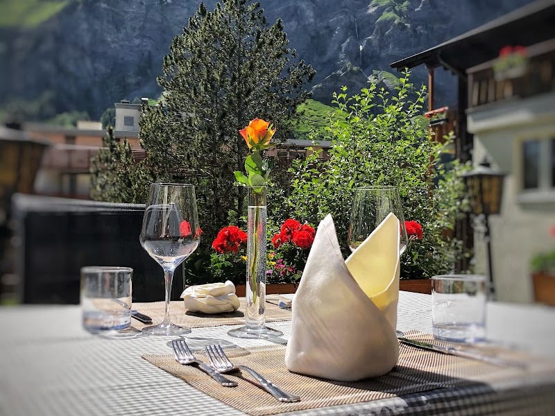 Alpina Hotel & Restaurant
