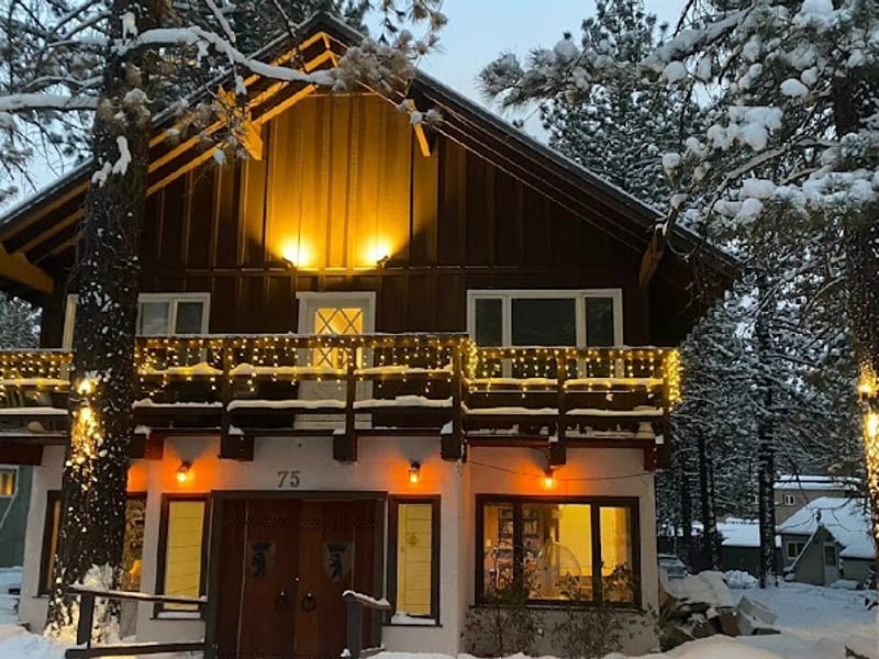 The Mammoth Inn