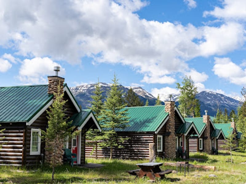 Pine Bungalows Resort