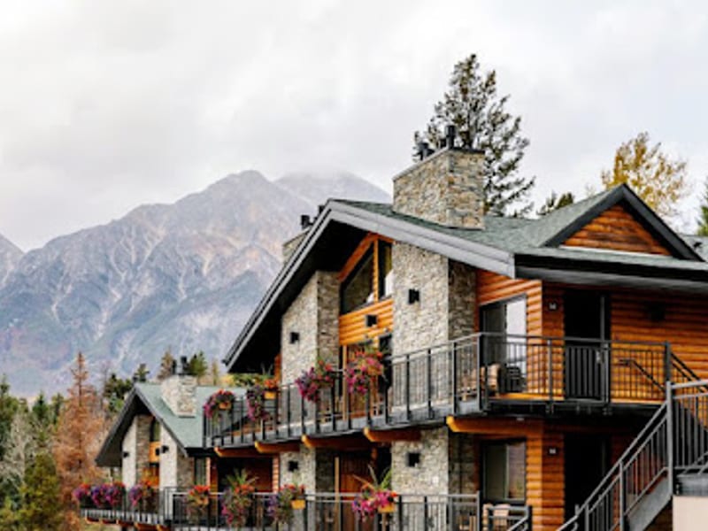Pyramid Lake Lodge