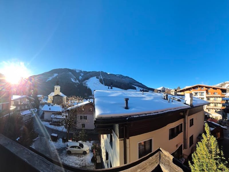eva, VILLAGE Hotel