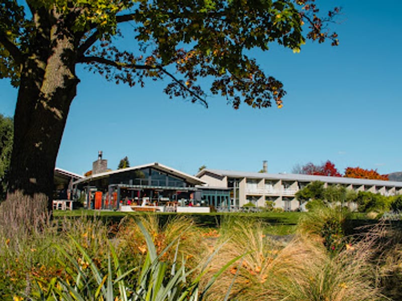 Wānaka Hotel