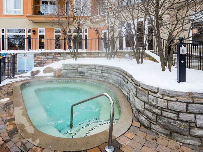 Tour des Voyageurs, Les Suites Tremblant