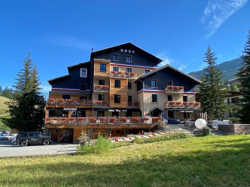 Hôtel et spa le 16 | 150**** - restaurant le Skitchen - Vars