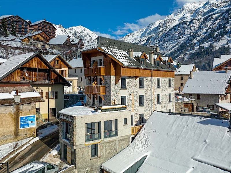 Madame Vacances - Hôtel Restaurant les Cimes