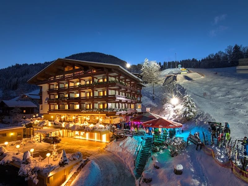 Sporthotel Alpin Zell am See Ski In Ski Out @ Trackman 4 GolfSIM